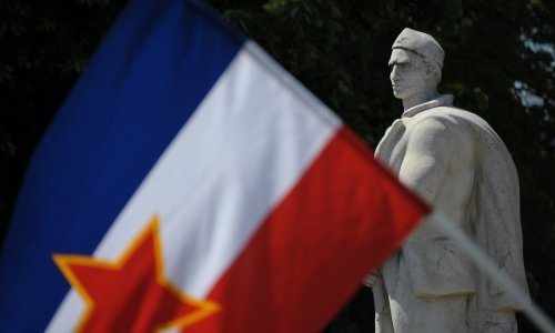 Muškarac na kući kod Požege izvjesio jugoslavensku zastavu, kažnjen je zbog remećenja javnog reda i mira