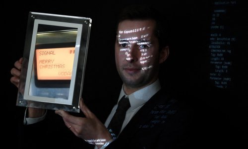 Trideset mu je godina: U eri Whatsappa, Vibera i Telegrama, dobri stari SMS još se ne da