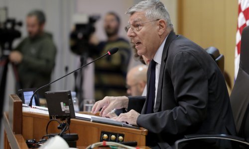 Sabor će po hitnom postupku izglasati zakon kojim se osiguravaju besplatni obroci djeci u školama