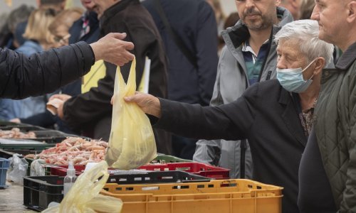 Split dijeli božićnice umirovljenicima i najpotrebitijim građanima