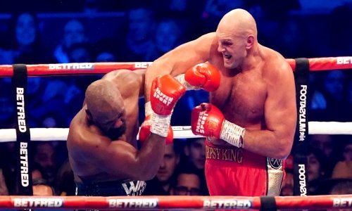 [VIDEO/FOTO] Tyson Fury još jednom obranio titulu; 'Kralj Cigana' istukao je Dereka Chisoru i natjerao suca da prekine meč
