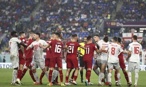 Kaos se nastavlja; zbog mučnih scena na utakmici Srbije i Švicarske umiješalo se - Kosovo; panika u susjedstvu!