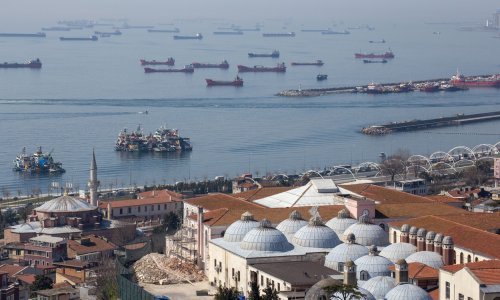 Počeli problemi zbog embarga: Tankeri s ruskom naftom gomilaju se u u Bosporu, Turci ih ne planiraju puštati