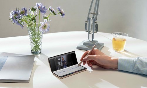 Samsungovi preklopni telefoni pronašli su publiku među poslovnim korisnicima, sektor bilježi brz rast