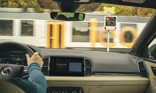 [FOTO/VIDEO] Škoda testira upozorenja na vlak u aplikaciji Traffication infotainment