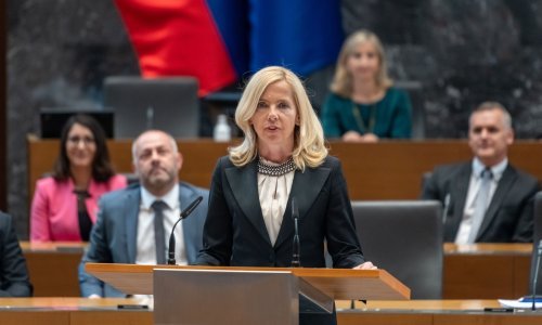 Prva promjena u Golobovoj vladi: Slovenska ministrica unutarnjih poslova dala ostavku