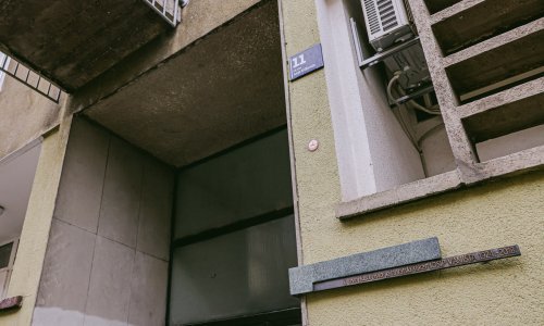 [FOTO] Memorijalnom pločom obilježena adresa kultnog Vaništinog ateljea u Križanićevoj ulici