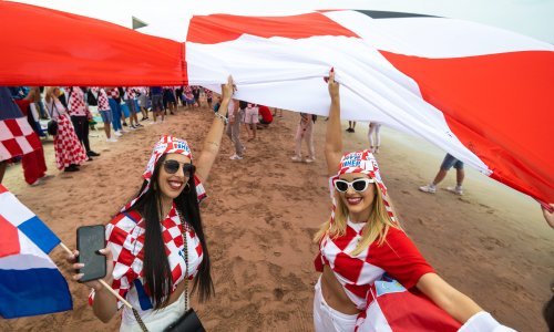 [FOTO] Pogledajte kako su hrvatski navijači nastavili svoj ritual uoči Brazila, a onda je prišao jedan argentinski gospodin i jasno poručio...