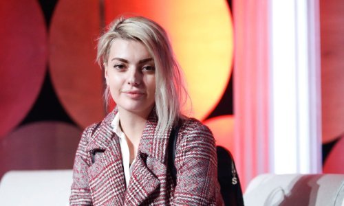 Ella Dvornik progovorila o obitelji, braku, ali i estetskim zahvatima: 'Ljudi misle da mi moja iskrenost šteti'