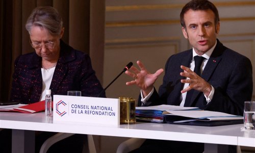 Macron: Predstavljanje mirovinske reforme odgođeno do siječnja