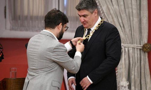 [FOTO] Milanović od čileanskog kolege Borica dobio orden, pogledajte kako je prošao susret