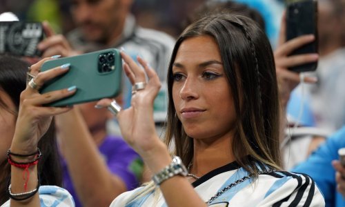 Argentinske navijačice u Katru izgledaju senzacionalno; Ivana Knoll je dobila opaku konkurenciju na tribinama