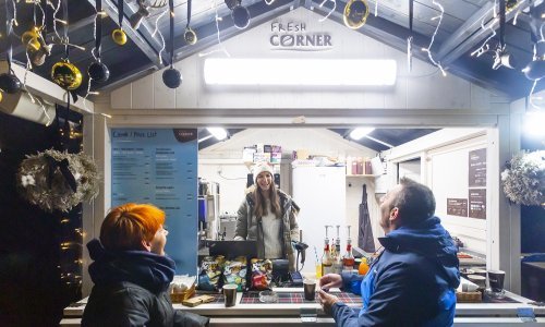 Probajte najbolji hot dog iz Fresh Corner kućica na Adventu diljem Hrvatske!