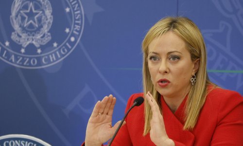 Meloni: Nije rješenje da se migranti iskrcaju u Italiju, a da druge zemlje uzmu 30 ljudi na 100 tisuća