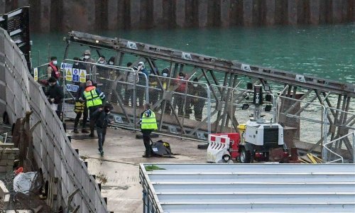 Najmanje troje migranata poginulo u potonuću broda u Engleskom kanalu