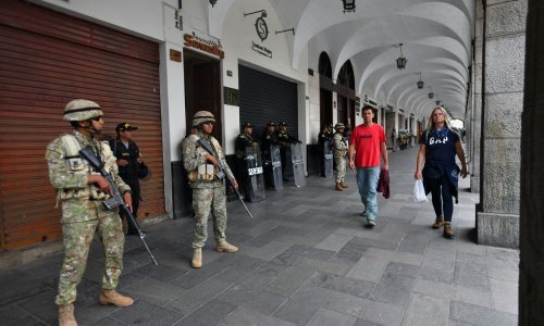 Izvanredno stanje u Peruu, vojska pomaže policiji