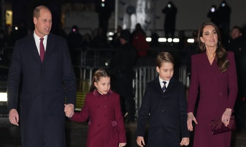 [FOTO] Čvrsto držeći za ruke Charlotte i Georgea, princ William i Kate Middleton pokazali Harryju da im njegove optužbe ništa ne znače