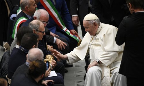 Papa obilježio 86. rođendan nagradivši troje humanitaraca, uključujući beskućnika