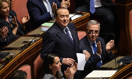 Berlusconi objasnio zašto nije ušao u novu vladu: Pao sam, liječnici se čude što sam živ