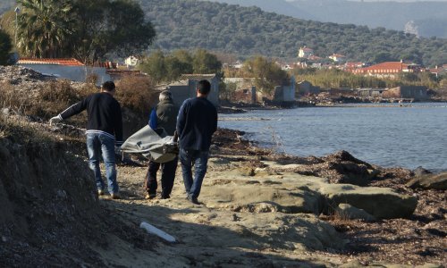 Dijete umrlo u brodolomu čamca s migrantima na obali Lezbosa