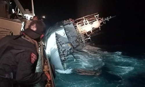 Olujno nevrijeme poharalo jug Tajlanda; traje potraga za 31 nestalim u potonuću ratnog broda