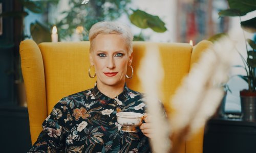 Riječka pjevačica Ana Kabalin okupila odličan tim suradnika i snimila pjesmu koja je aktualna izvan vremenskih okvira