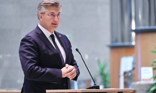 [FOTO] Premijer s diplomatskim zborom: Zastupnici koji su glasali protiv sudjelovanja Hrvatske u obuci ukrajinskih vojnika pali su na ozbiljnom ispitu