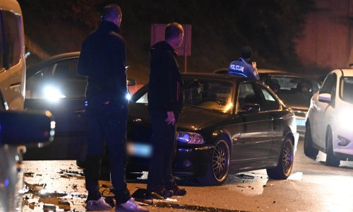 Četiri osobe ozlijeđene u sudaru više vozila u Slavonskom Brodu