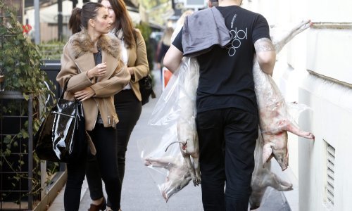 Poskupjeli su bakalar, janjetina, odojak i jaja. Sindikati upozoravaju da je cijena blagdanske košarice dogurala čak do 2600 kuna!