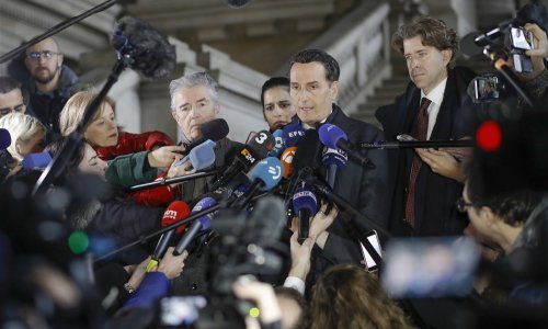 Bivša potpredsjendica Europskog parlamenta optužena za korupciju ostaje u pritvoru