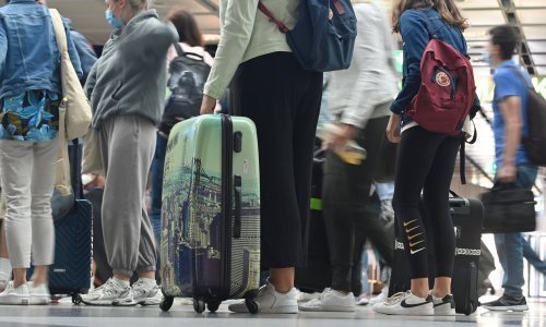 Kaos na aerodromu u Münchenu; čak 30.000 kofera čeka, zaposlenici traže dodatnih 200 eura i posebne naknade