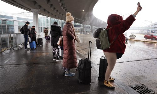 Led okovao Ameriku: Otkazano 4400 letova zbog zimskih oluja, zaštekali i vlakovi