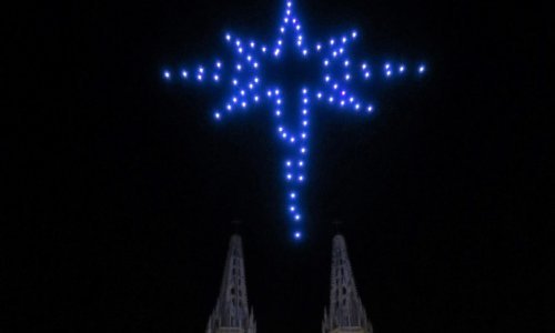 Dronovi formirali Betlehemsku zvijezdu iznad zagrebačke katedrale