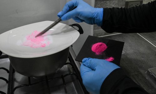 Nova droga sve popularnija među mladima: 'Ružičasti kokain' s mirisom jagode preplavio je Ibizu, ima li ga i u našim krajevima?