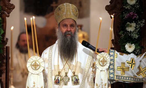 Kosovske vlasti vratile patrijarha Porfirija s granice, srpske vlasti bijesne: 'Tirani su ušli u anale povijesti'