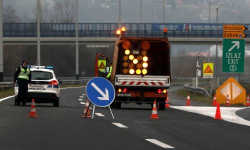HAK upozorava: Kolnici mokri, magla smanjuje vidljivost