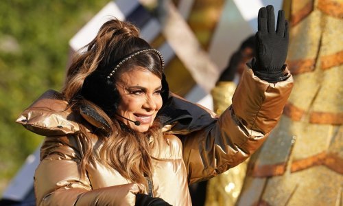 60-godišnja Paula Abdul poigrala se s aplikacijama za pomlađivanje i potpuno pretjerala: 'Ovo je neugodno očito'