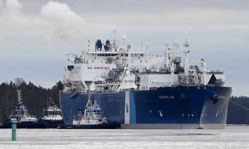 Golemi plutajući LNG terminal doplovio do Finske, njemački RWE potpisao 15-godišnji ugovor o isporuci američkog plina