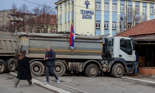 Međunarodne snage traže od Srba da ubrzaju uklanjanje barikada na sjeveru Kosova