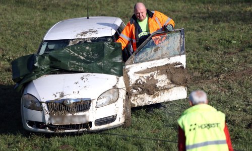 [FOTO] Iz Save kod Slavonskog Broda izvučeno žensko tijelo; policija pronašla i automobil