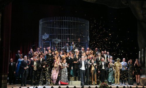 [FOTO] Premijerom 'Šišmiša' uz konfete i šampanjac HNK u Zagrebu zaključio godinu