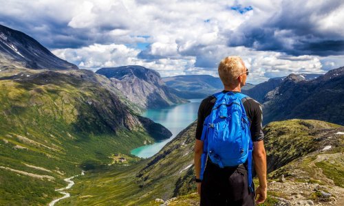 Od hodanja do rukotvorina, ovo su putnički wellness trendovi za 2023.