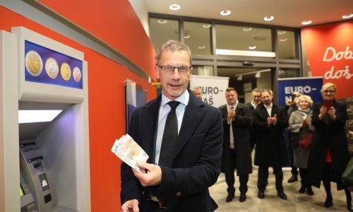 Vujčić i Primorac nakon ponoći podignuli eure s bankomata: 'Drago mi je da smo pokazali da bankomati rade'