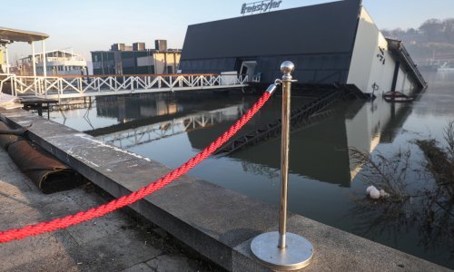 Drama u Beogradu: Splav počeo tonuti na dočeku Nove godine, ljudi panično bježali