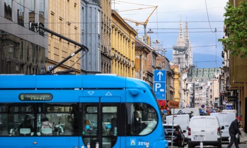 Grad Zagreb objavio kako će se prometovati dok traje Snježna kraljica