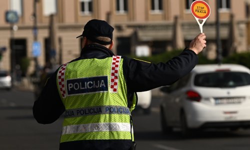 Načelnik policijske postaje Omiš i bivši šef gospodarskog kriminaliteta optuženi zbog sređivanja kazni i otkrivanja podataka