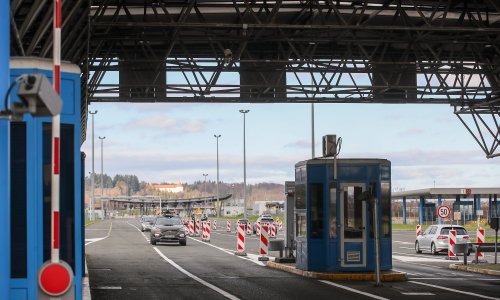 Gužve na graničnim prijelazima i dalje traju