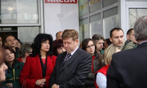 Brak Pevecovih jači je od krize