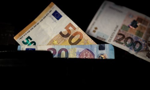 HNB: 'Banke pri zamjeni kune za euro ne naplaćuju naknadu, neovisno o količini'