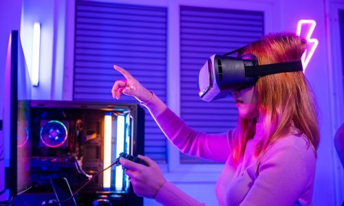 Od virtualnih svlačionica do rada uz pametne strojeve: Ako pitate poznatog futurologa, ovo je pet glavnih biznis trendova u 2023.